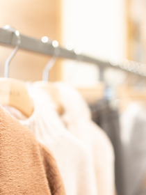 What women's clothing store sells niche brands