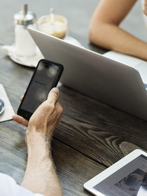 The Ultimate Digital Nomad Checklist for Working from Cafes