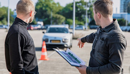 How Americans Can Find an English-Speaking Driving School in the Netherlands