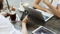 The Ultimate Digital Nomad Checklist for Working from Cafes