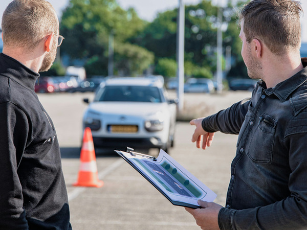 thumbnail of How Americans Can Find an English-Speaking Driving School in the Netherlands